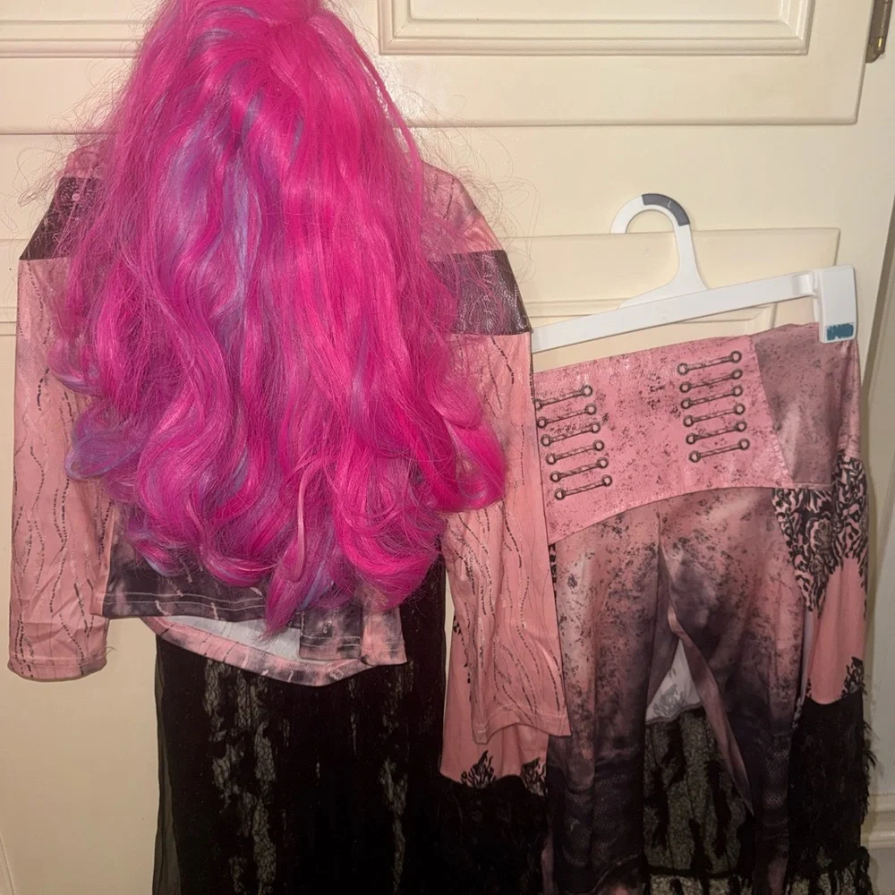 Descendants Audrey Costume with wig - size 5/6